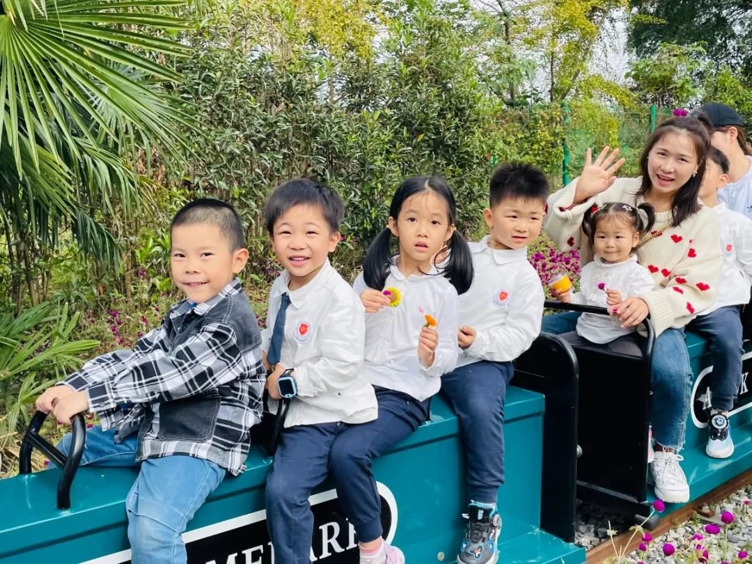 圣地雅歌幼儿园|不负好时光，，相约趣探秋