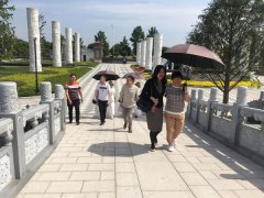 李清陪同绥阳县温泉镇党政向导来访