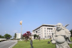 走进历史，，，感受名人魅力|品味名人雕塑的奇异韵味